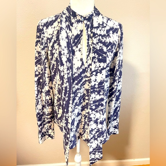 Elizabeth and James silk keyhole blouse top - Picture 1 of 8